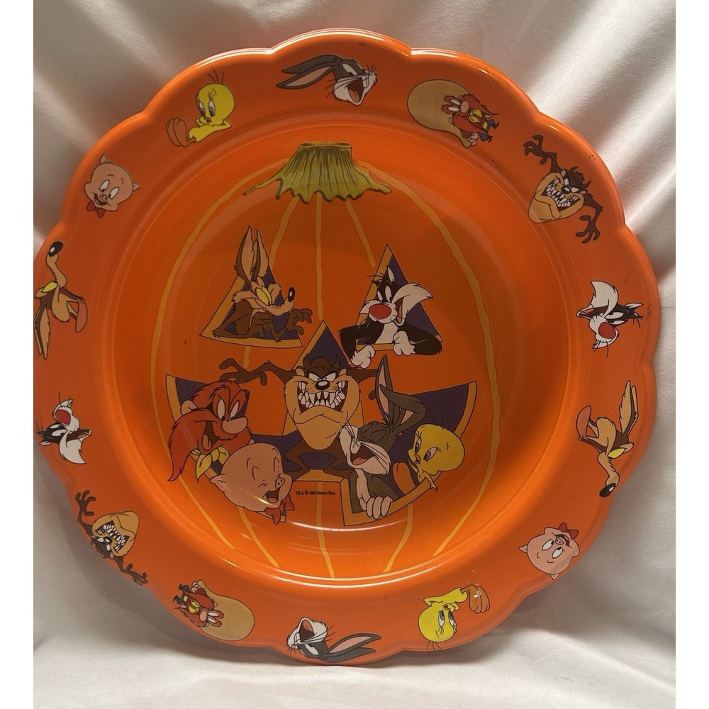 Vintage Looney Tunes Warner Brothers 1998 Large Halloween Candy Plastic Bowl